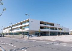 Accoya, als ein ideales Holz für den Außenbereich, wurde beim „Bildungscampus“ Seestadt Aspern in Wien eingesetzt. | (c) heholz/big