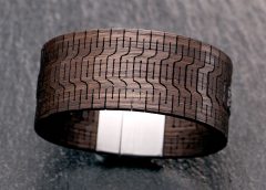 Armband aus Räuchereiche mit Edelstahl Magnetverschluss | (c) ZZdesign