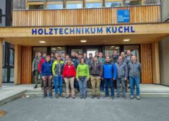 Die erfolgreichen AbsolventInnen der FHP-Übernehmerschulung in Kuchl mit den Trainern. (Foto: FHP)