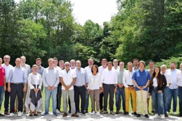 Die Teilnehmer der IFN-Mitgliederversammlung 2023. Foto: Sepp Kühnhold, Kirchgasser Furniere/IFN