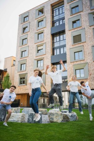 Wer sich für Holz interessiert ist am Holztechnikum Kuchl genau richtig, ist man in der Privatschule überzeugt. (Foto: Holztechnikum Kuchl) Wer sich für Holz interessiert ist am Holztechnikum Kuchl genau richtig, ist man in der Privatschule überzeugt. (Foto: Holztechnikum Kuchl)