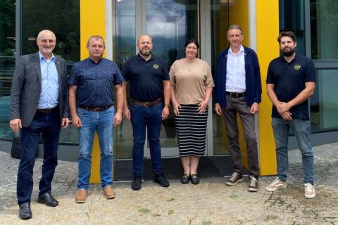 (v. r.) Jan Luňáček (ELBH), Josef Gruber (UNTHA), Tereza Plaňanská (ELBH), Pavel Hasil (ELBH), Pavel Delong (ELBH), Arno Urbanek (UNTHA) © Untha