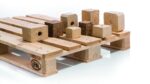 Nach 50 Jahren ständiger Weiterentwicklung und Optimierung gilt der Pressspanklotz als ausgereiftes Industrieprodukt mit positiven Perspektiven für die Zukunft. (c) Pfeifer Holding GmbH