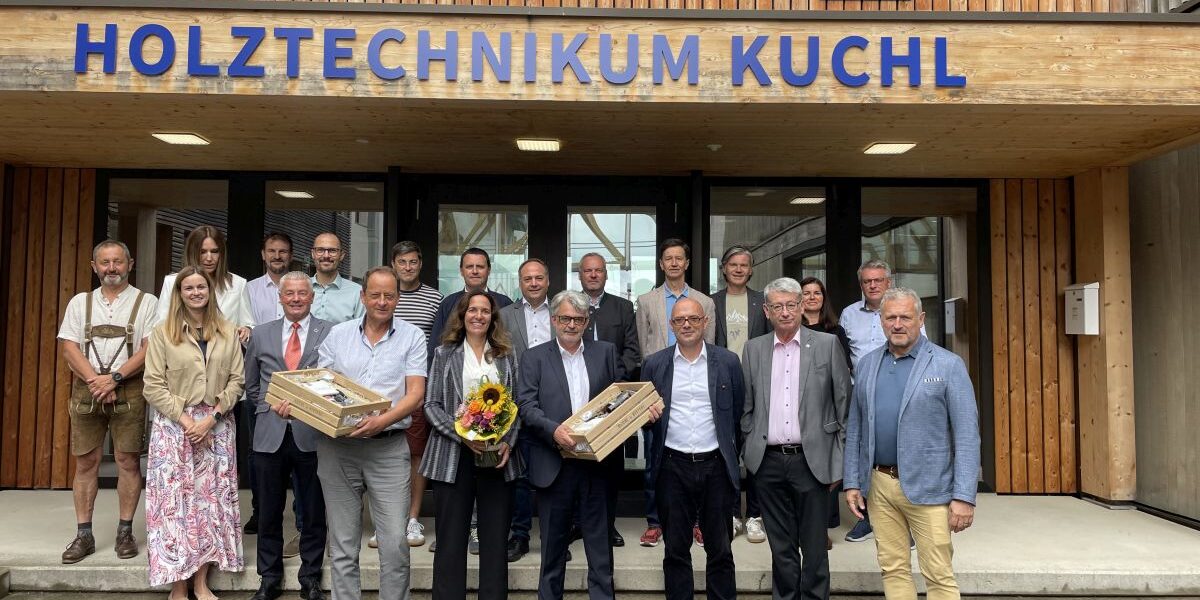 Generalversammlung2025: Wir bedanken uns bei der österreichischen Holzindustrie für die Unterstützung © Holztechnikum Kuchl, Johanna Kanzian Generalversammlung2025: Wir bedanken uns bei der österreichischen Holzindustrie für die Unterstützung © Holztechnikum Kuchl, Johanna Kanzian
